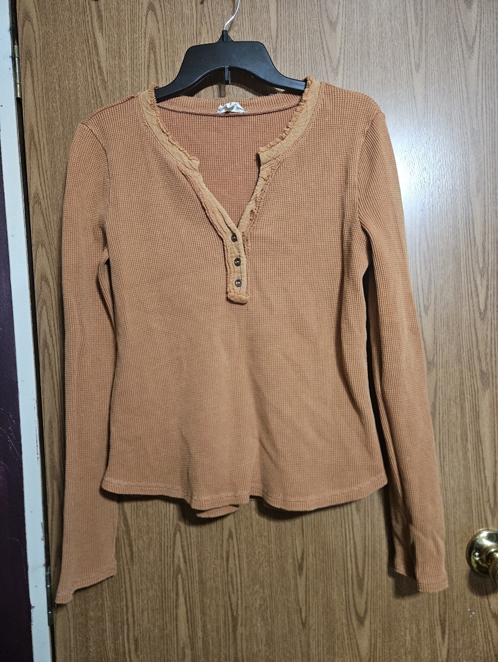 Hem&thread Waffle Knit Orange V Neck Long Sleeve Shirt Size Medium! - Picture 1 of 5